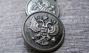 Accessoires métalliques et boutons pour vêtements : matériaux, types et choix
