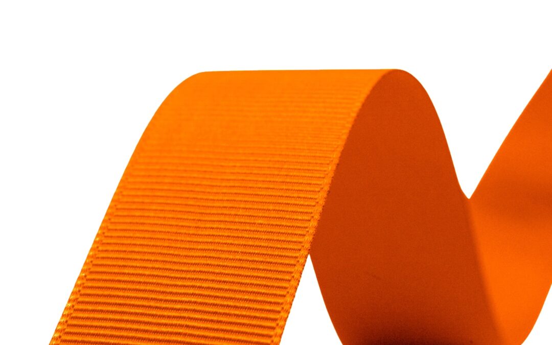 Taśma rypsowa (grosgrain) do odzieży – wytrzymałość, struktura i styl
