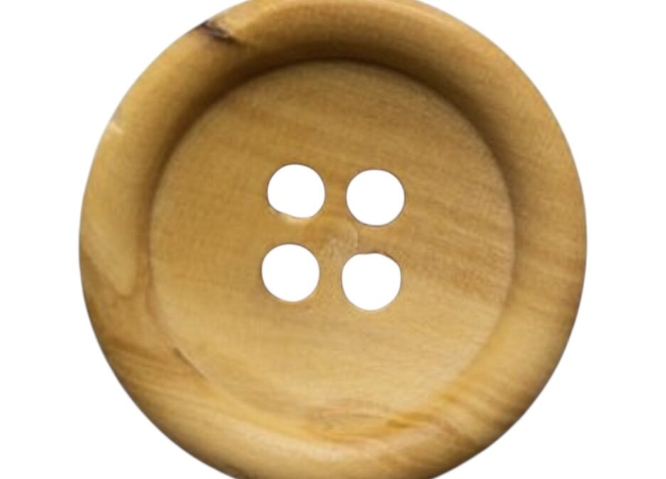 Natural wood sewing buttons