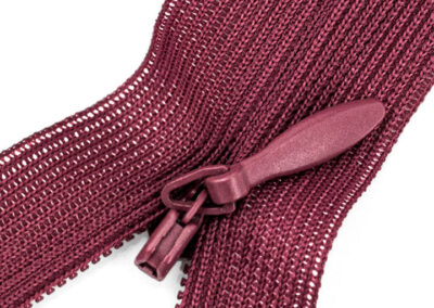 Invisible zippers bordo