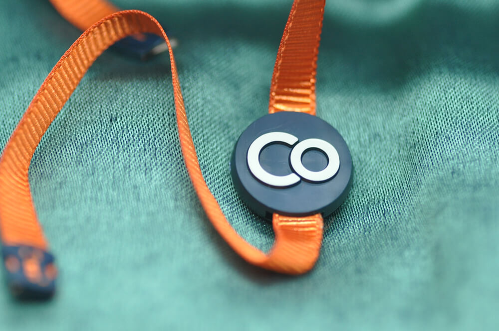 Plastic Logo Pins for Hang Tags – Premium Branding Accessories for Clothing Labels